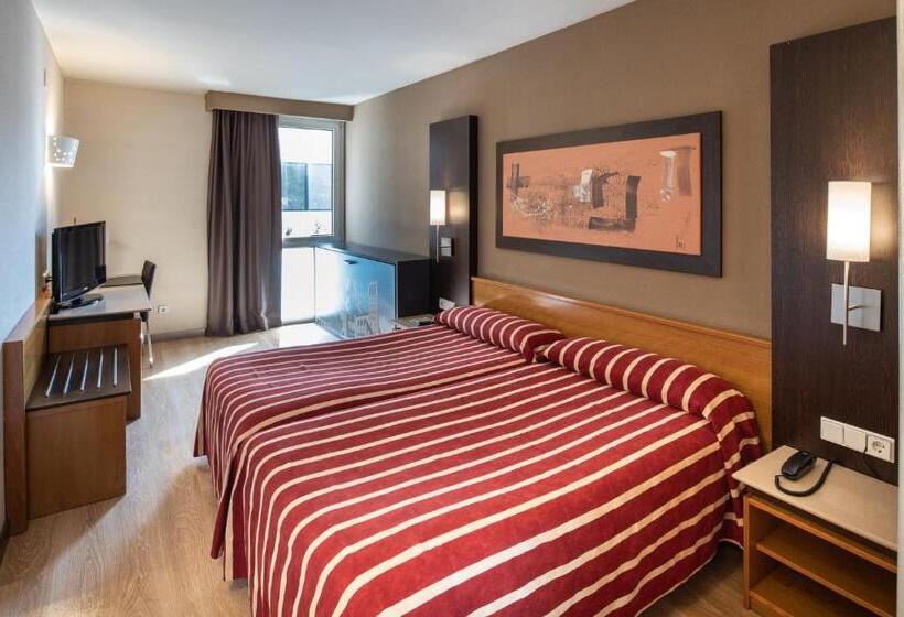 اتاق استاندارد سه نفره, Catalonia Bristol
