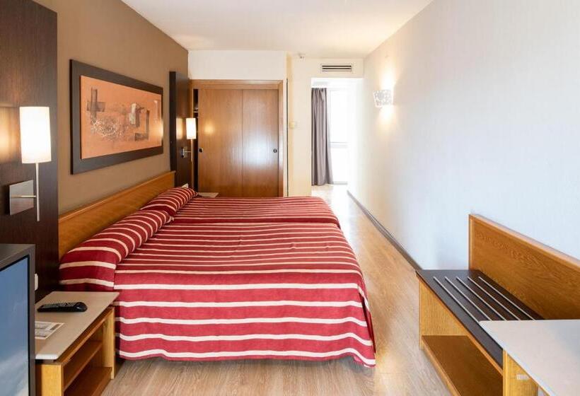 اتاق استاندارد سه نفره, Catalonia Bristol