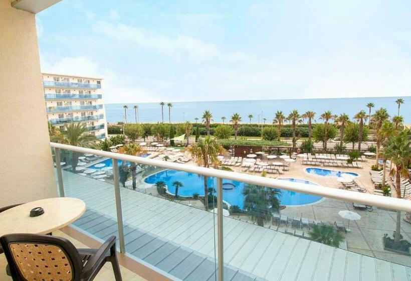 اتاق استاندارد سه تخته با چشم‌انداز استخر, Golden Taurus Aquapark Resort
