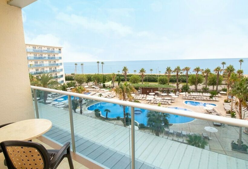 プールの見えるスタンダードトリプルルーム, Golden Taurus Aquapark Resort