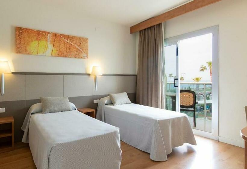 اتاق خانوادگی با چشم‌انداز دریا, Golden Taurus Aquapark Resort