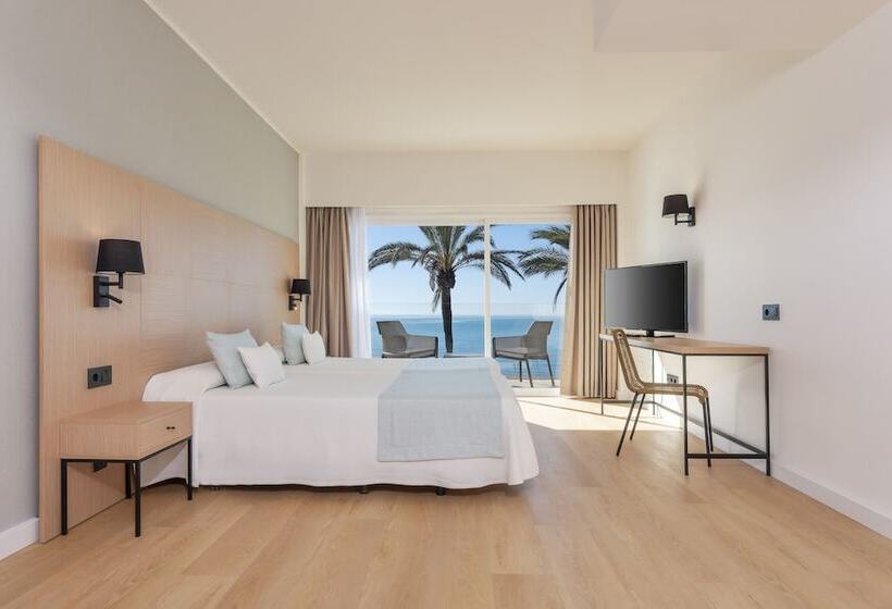 سوییت جونیور با چشم‌انداز دریا, Hsm Golden Playa