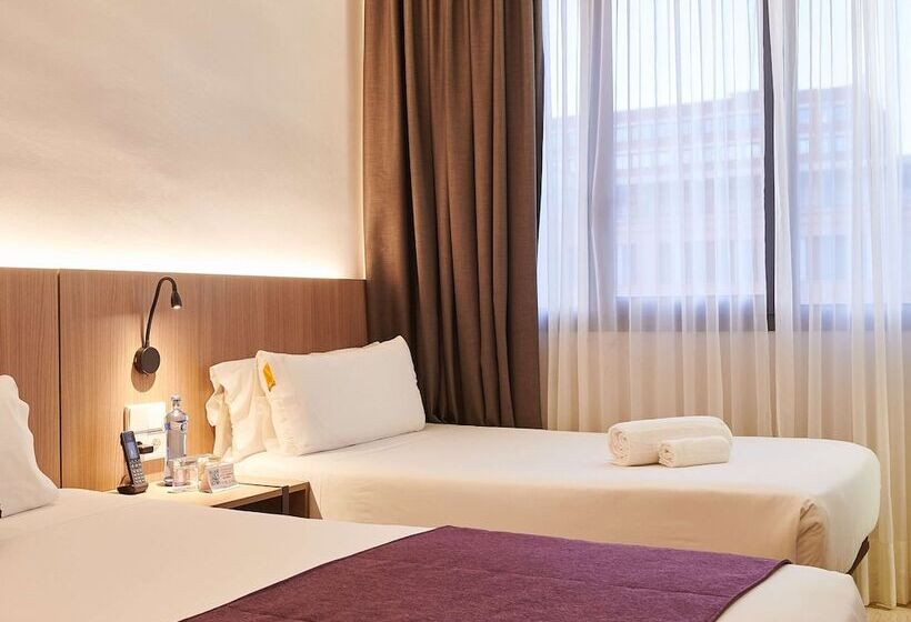Номер Стандарт, Mercure Barcelona Condor