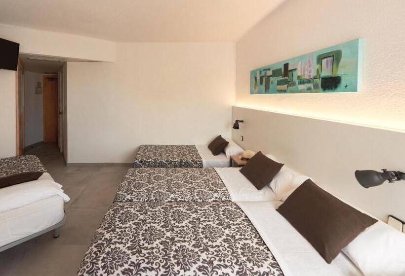 Quarto Quadruple Standart com Varanda, Miami