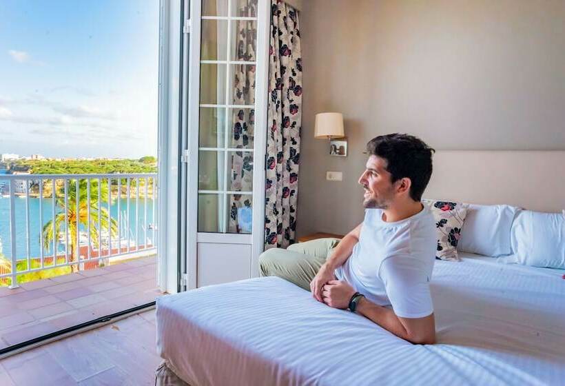 Quarto Estandar, Seth Port Mahón