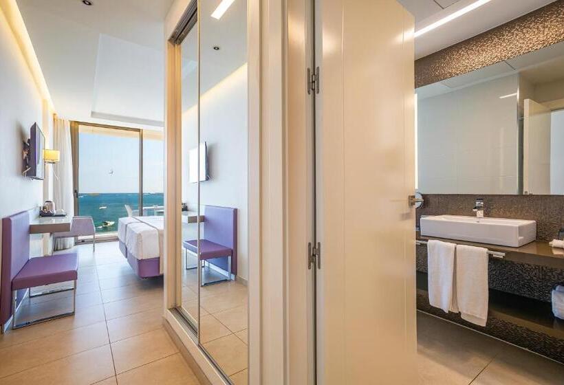 غرفة قياسية مطلّة علي البحر, Torre del Mar