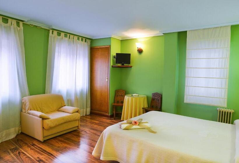 Семейный Номер, Café Bar Hotel Jefi