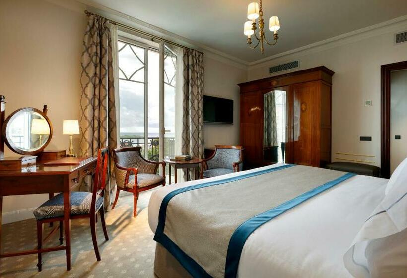 디럭스 룸, Eurostars Hotel Real