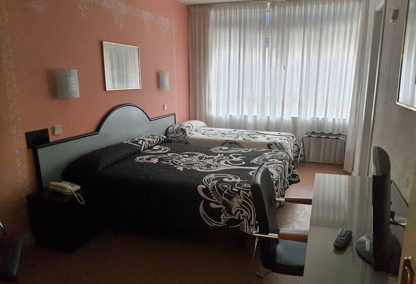 Standaard Driepersoonskamer, Arha Santander