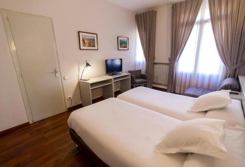 Номер Стандарт, Hospedium Hotel Lleida