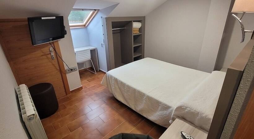 Habitación Estándar Individual, Meson De L’ainsa