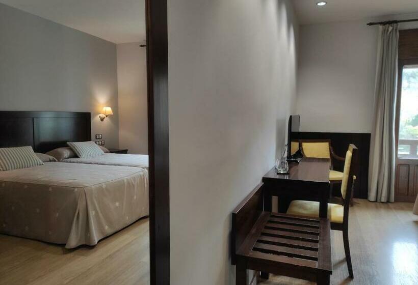 Номер Superior с Балконом, Snö Hotel Bielsa