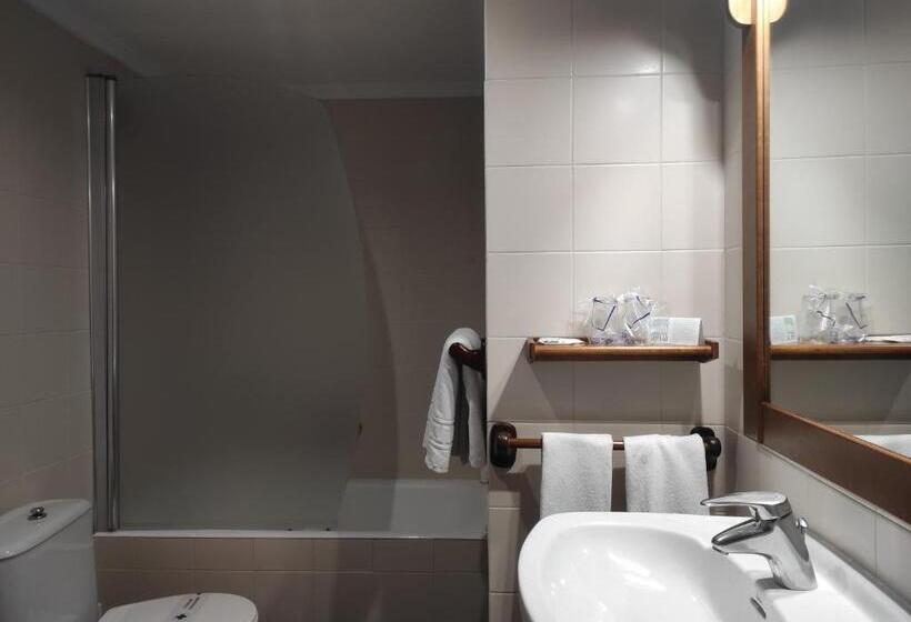 Номер Стандарт с Балконом, Snö Hotel Bielsa