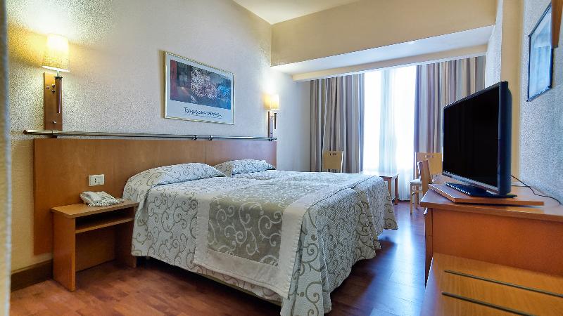 اتاق استاندارد, Bull Astoria