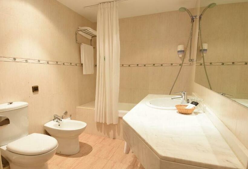 Четырехместный Номер Стандарт, Rvhotels Tuca