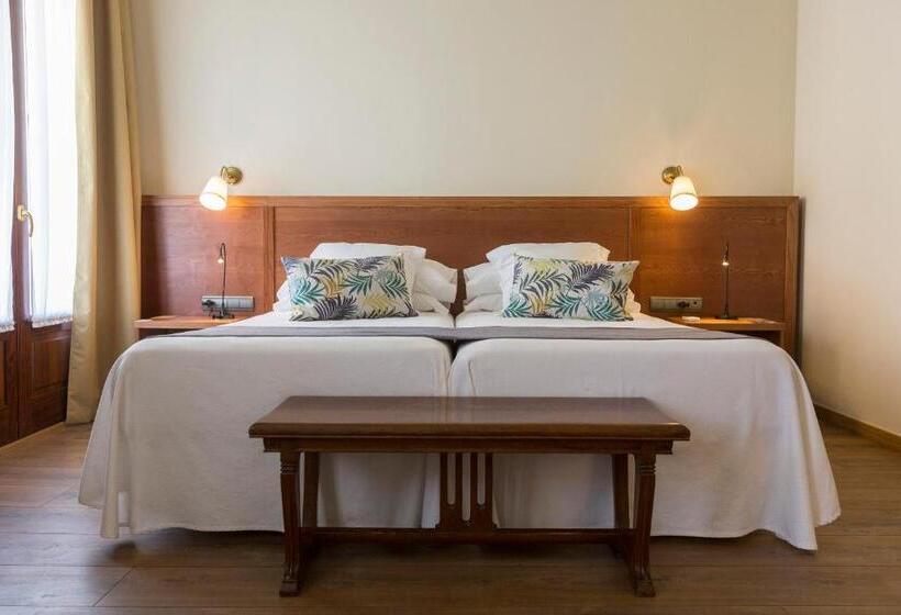 سوییت لوکس, Hostal Sport