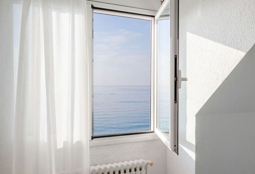 Triple Room Sea View, Checkin Torredembarra