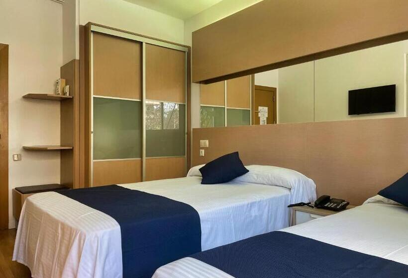 Chambre Supérieure Vue Piscine, Villamarina Club