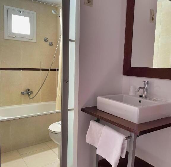 Chambre Familiale, Villamarina Club