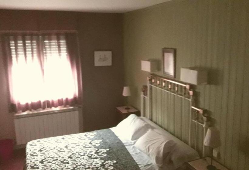 اتاق لوکس, Hostal Martin   Sanabria