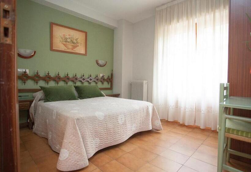 Номер Стандарт, Hostal Aragon