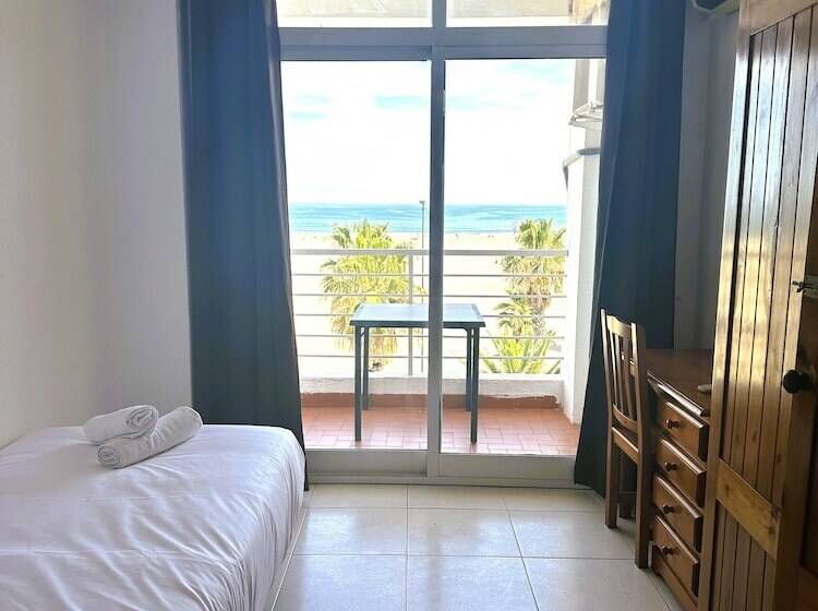 غرفة قياسية مطلّة علي البحر, Barraca Suites
