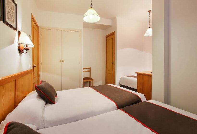标准三人间, Hostal La Posada