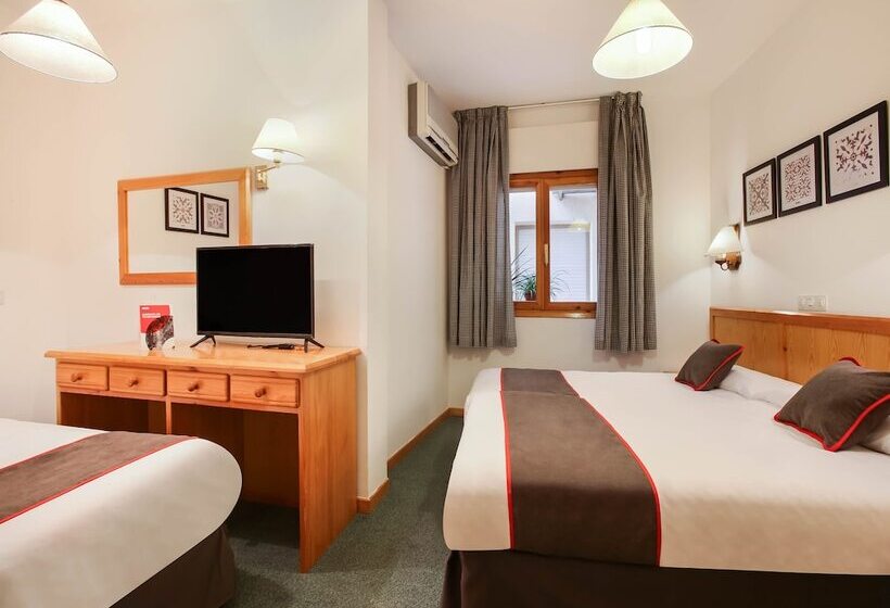 Номер Стандарт Трехместный, Hostal La Posada