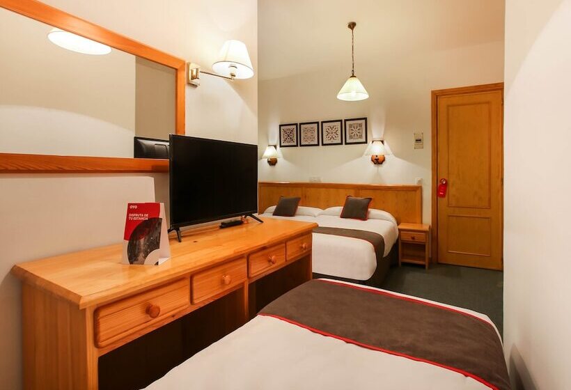 标准三人间, Hostal La Posada