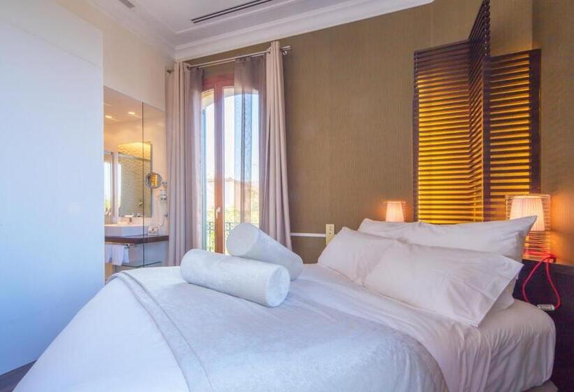 اتاق سوپریور, Hostal Cuba