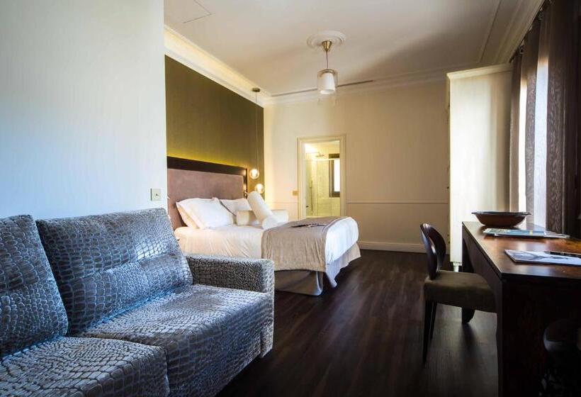 سوییت جونیور, Hostal Cuba