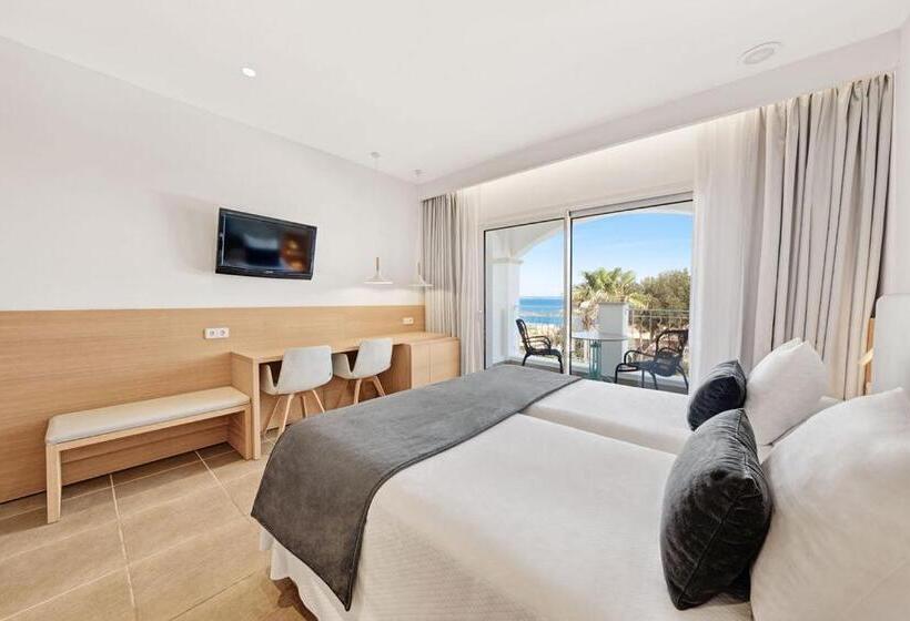 Quarto Estandar Vista Mar, Villa Chiquita   Adults Only   Over 12