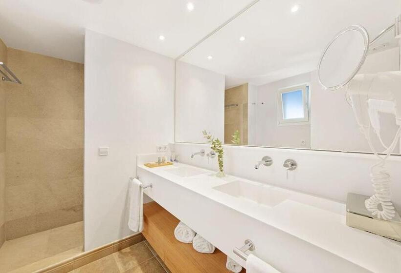 Полулюкс с Балконом, Villa Chiquita   Adults Only   Over 12