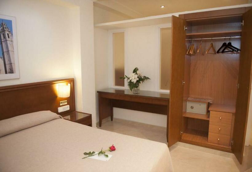 ２ベッドルームアパートメント, Lloyds Beach Club