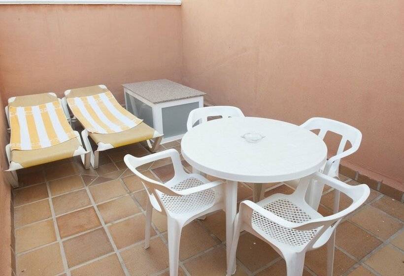 ２ベッドルームアパートメント, Lloyds Beach Club