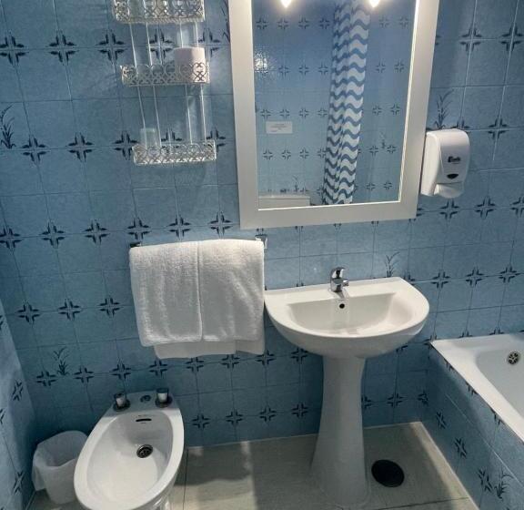 스탠다드 룸 더블 침대, Hostal Ochoa