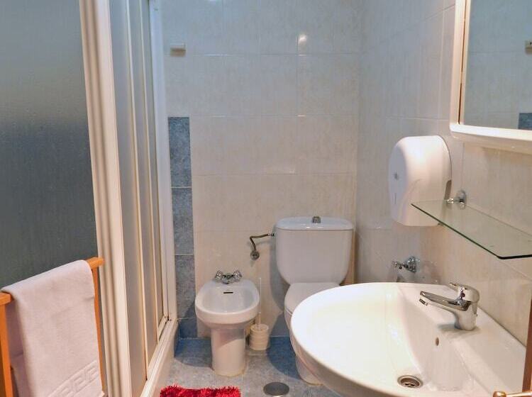 Трехместный Номер Стандарт Совместная Ванная, Hostal El Peine