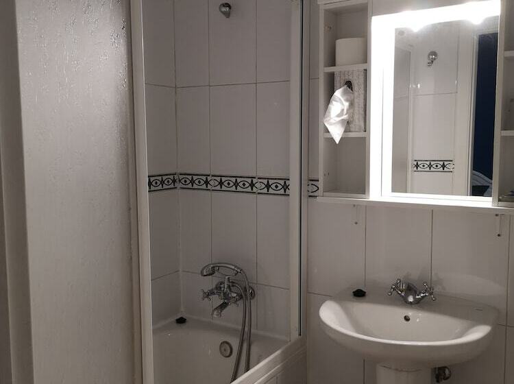 חדר סטנדרט לשלושה, Hostal San Martin