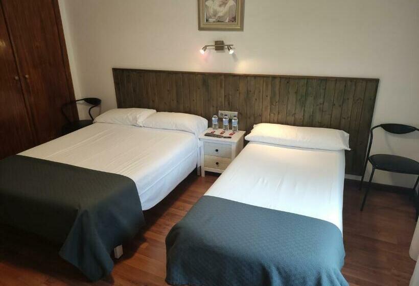家庭间, Hostal Cruce