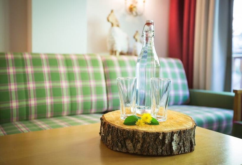 اتاق خانوادگی, Superior Sport Und Familienresort Alpenblick