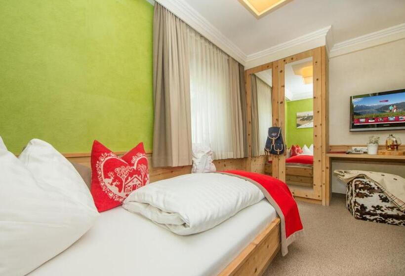 اتاق استاندارد یک نفره, Superior Sport Und Familienresort Alpenblick