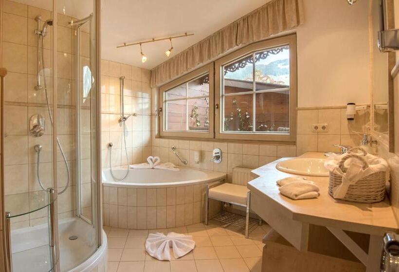 Quarto Estandar com Terraço, Romantik Hotel Alpenblick Ferienschlössl