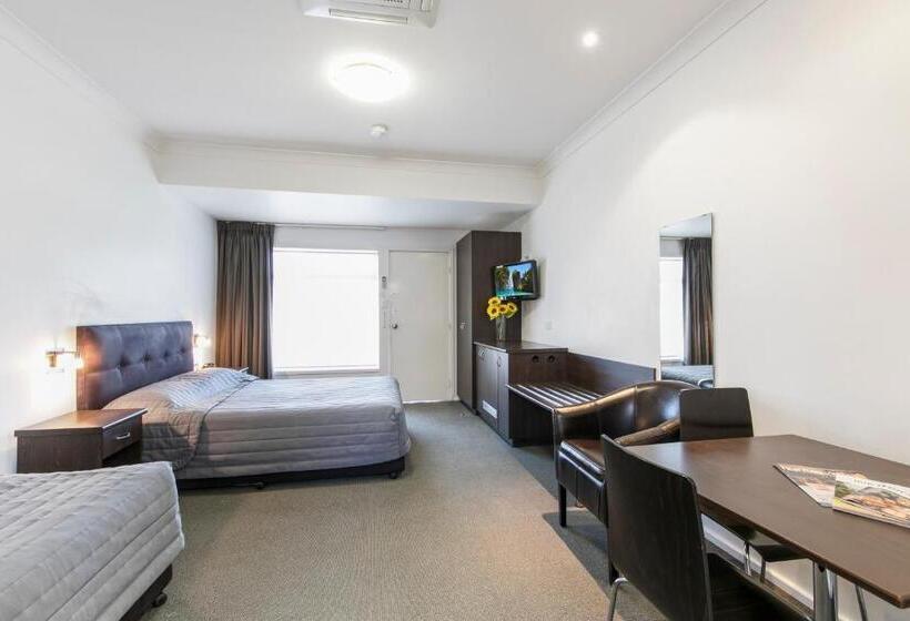 Quarto Familiar, Cessnock Motel