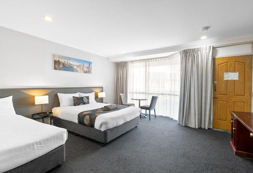 패밀리 룸, Hilton Beachfront Motel