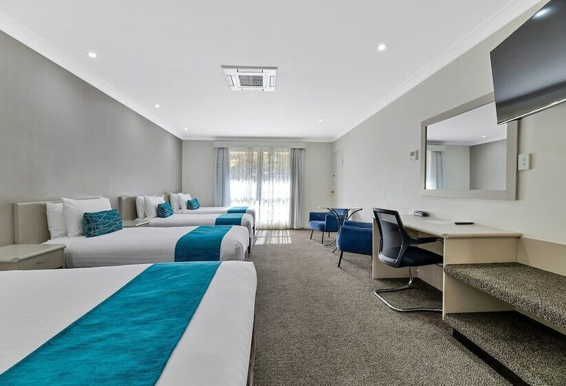 Семейный Номер Deluxe, Central Caleula Motor Lodge