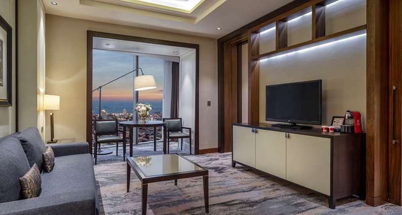 스탠다드 룸 킹사이즈 침대, Hilton Cairns