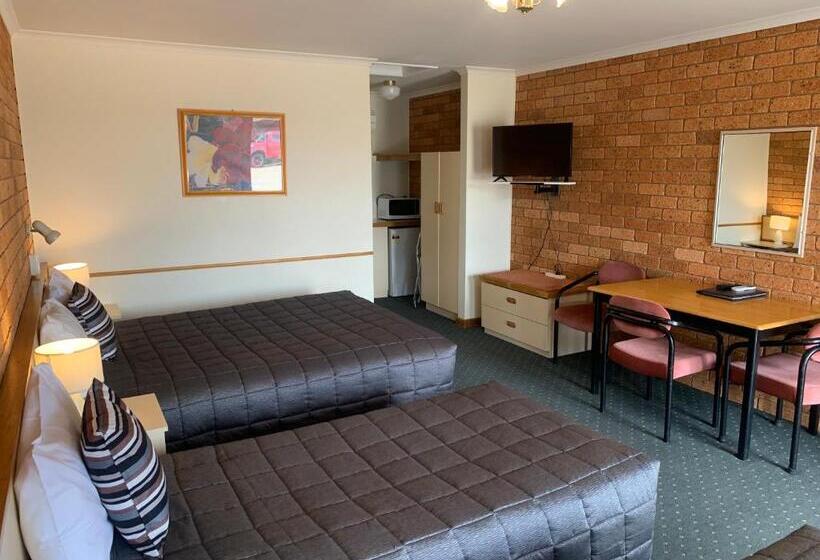 패밀리 룸, Newell Motor Inn Narrandera