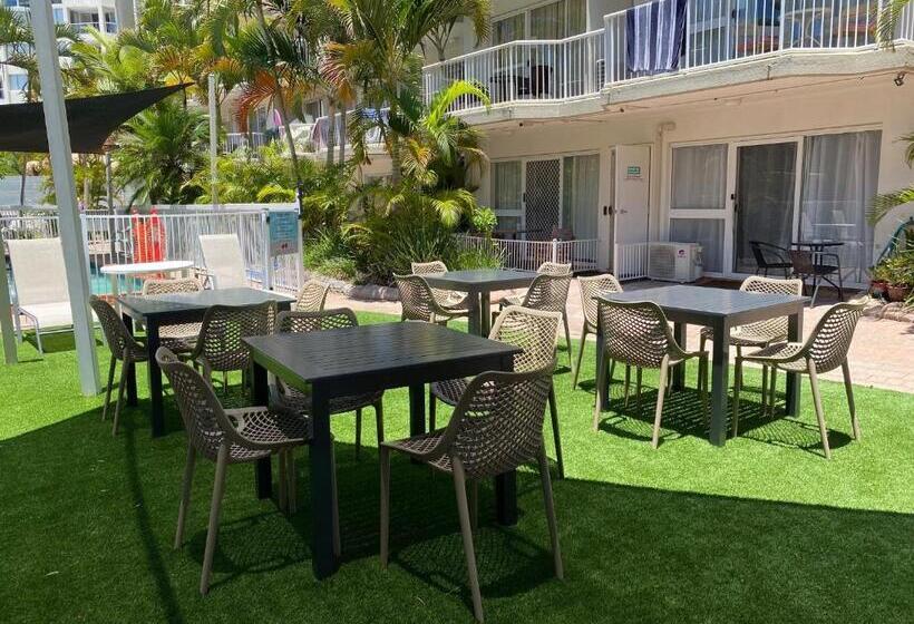 Семейный Номер, Outrigger Burleigh