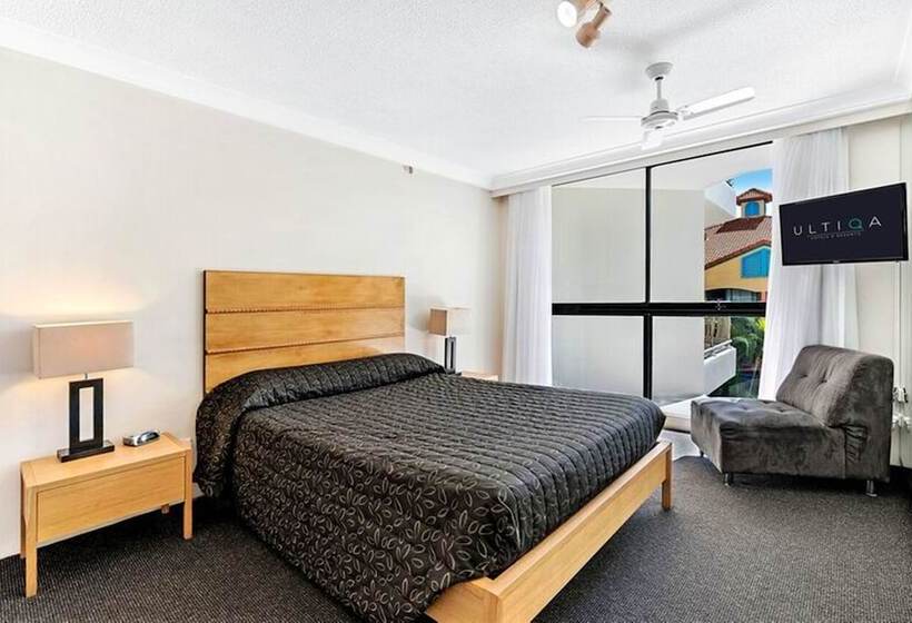 Апартаменты 2 спальни Вид на Бассейн, Ultiqa Beach Haven On Broadbeach