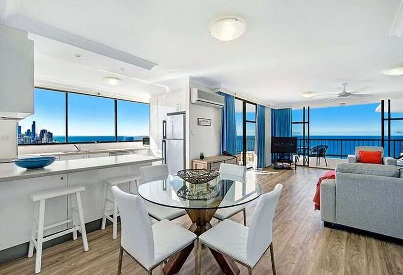 Superior 2-bedroom flat with sea view, Ultiqa Beach Haven On Broadbeach